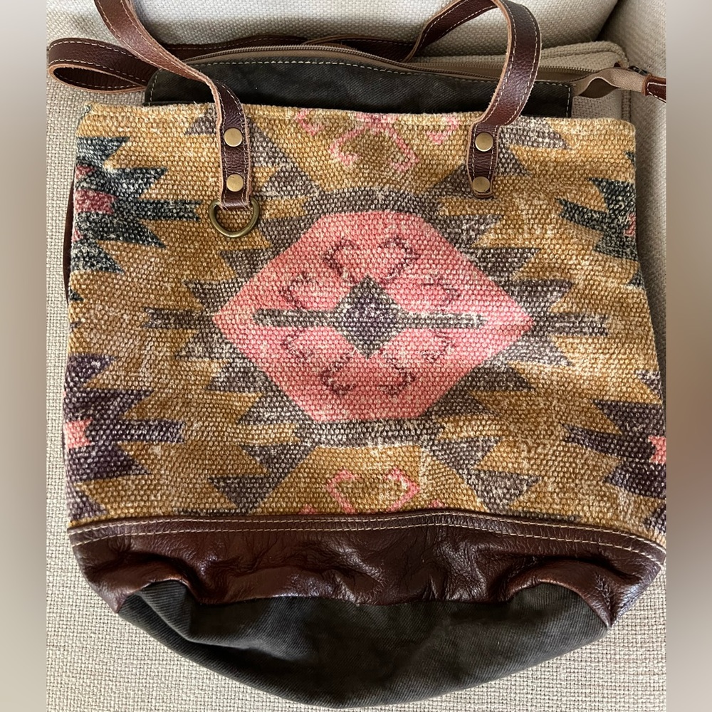 Myra Purse with cute coral center accent